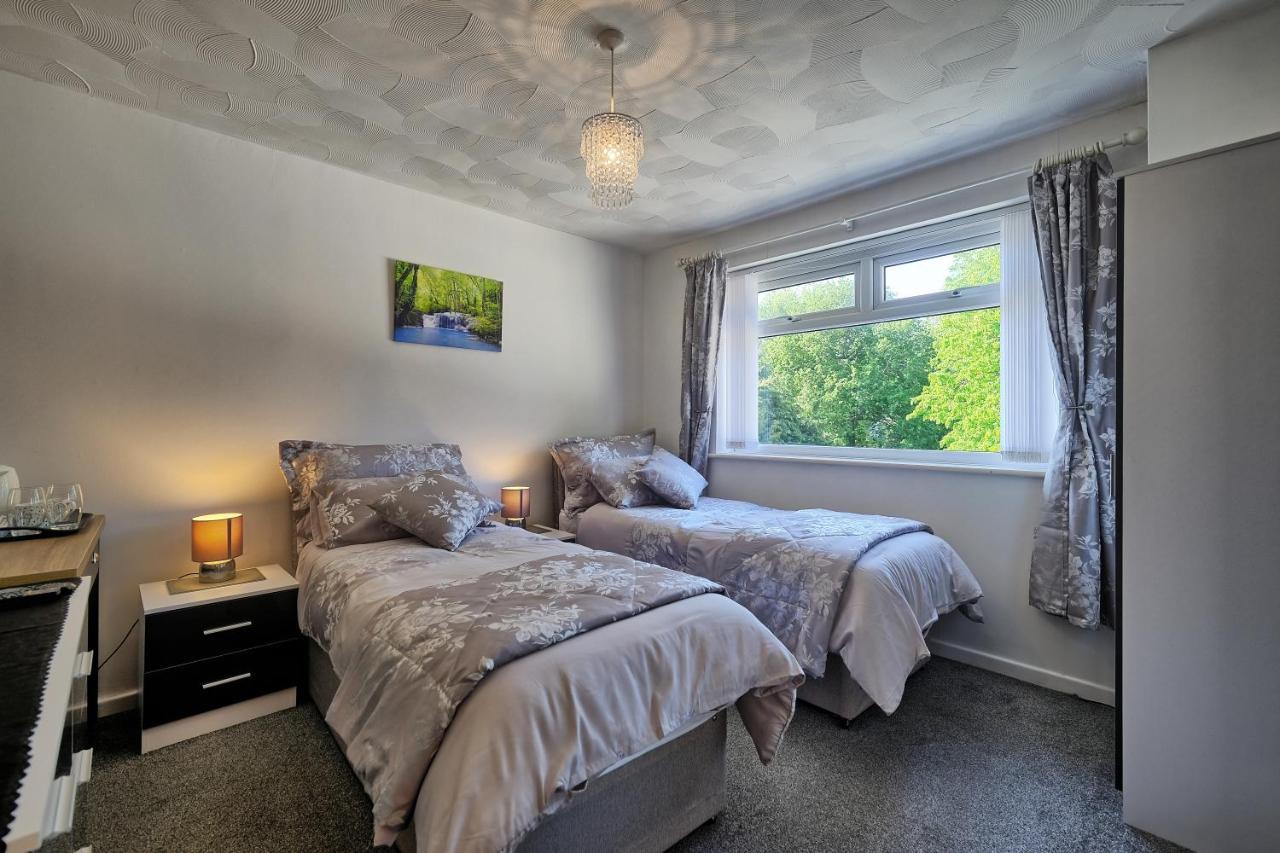 Upton Village Guest House Μπίρκενχεντ Εξωτερικό φωτογραφία